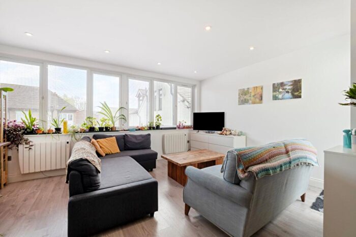 1 Bedroom Apartment For Sale In Jay Mews, Carshalton, SM5