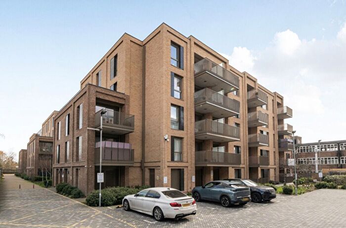 2 Bedroom Flat To Rent In Brunswick House, Neasden, London, NW10