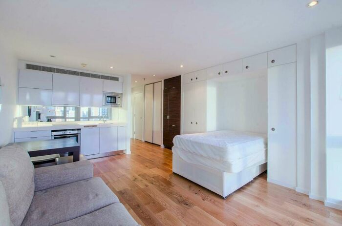 Studio To Rent In Ontario Tower, Canary Wharf, London, E14