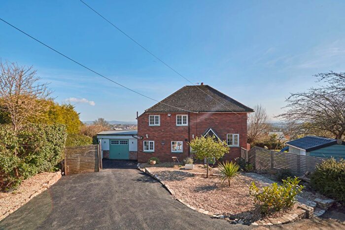3 Bedroom Detached House For Sale In Church Hill, Exeter, EX4