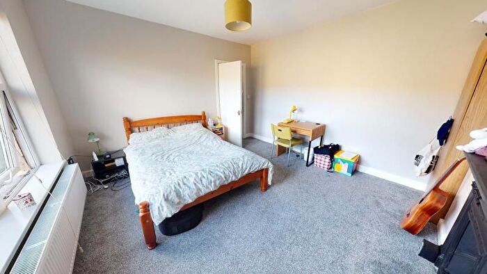 1 Bedroom Flat To Rent In Meanwood Road, Meanwood, Leeds, LS7