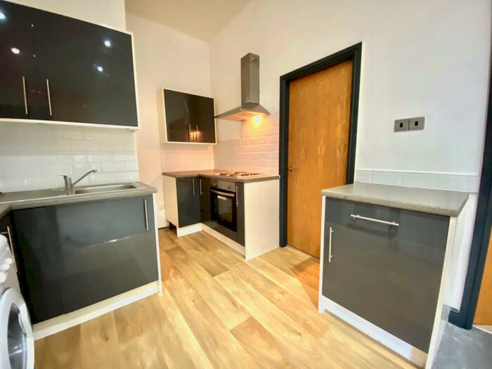 2 Bedroom Apartment To Rent In Westgate, Huddersfield, HD1