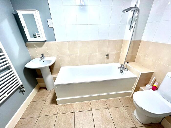 2 Bedroom Flat To Rent In Dane Park Road, Ramsgate, Kent, CT11