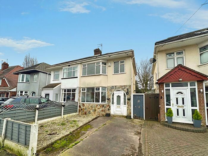 3 Bedroom Semi Detached House For Sale In Colman Avenue, Wednesfield, Wolverhampton, WV11