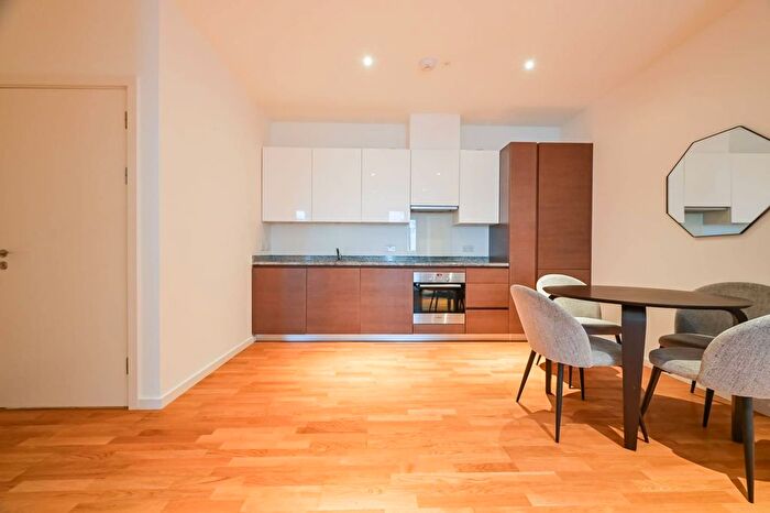 1 Bedroom Flat To Rent In Logan Close, Stratford, London, E20