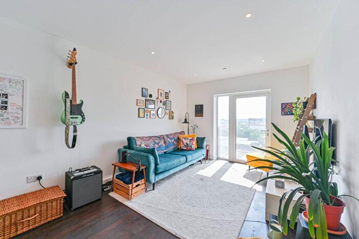 1 Bedroom Flat To Rent In Victory Parade, Woolwich, London, SE18