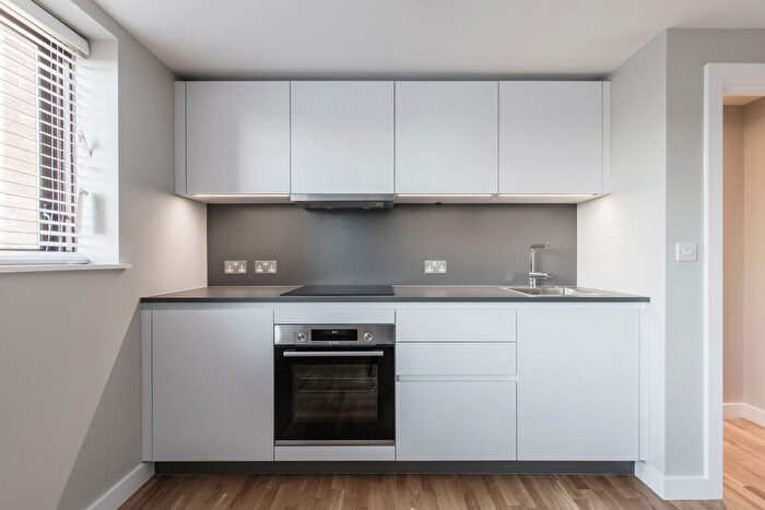 1 Bedroom Flat To Rent In Walm Lane, London, NW2