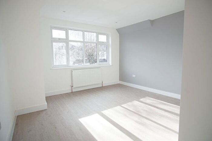 1 Bedroom Semi-Detached House To Rent In Totternhoe Close, Harrow, HA3