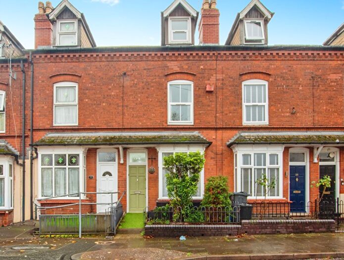 3 Bedroom Detached House For Sale In Birchwood Crescent, Birmingham, West Midlands, B12