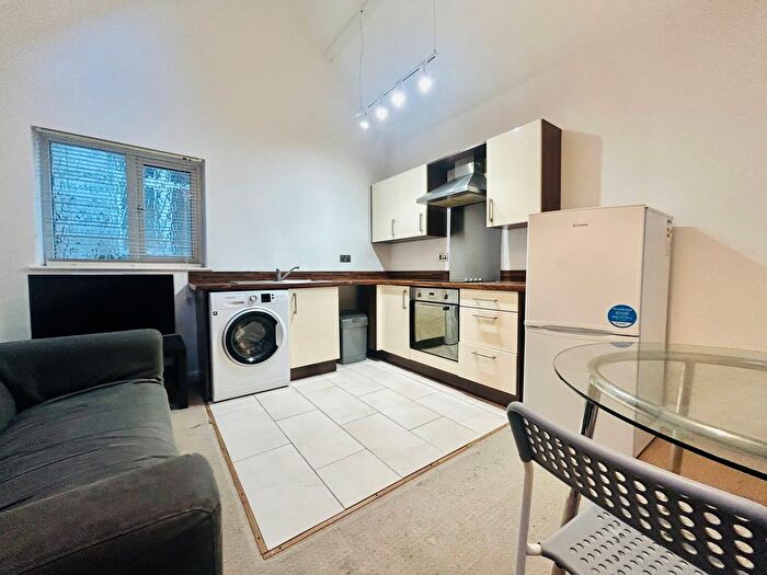 2 Bedroom Flat To Rent In Queen Street, Derby, DE1