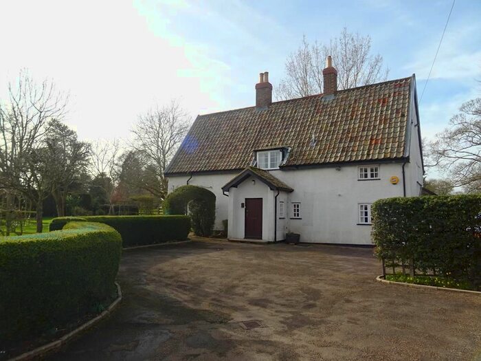 3 Bedroom Cottage To Rent In High Street, Roxton, MK44
