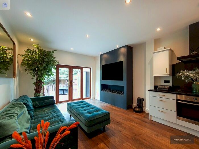 2 Bedroom Maisonette To Rent In Home Park Road, London, SW19