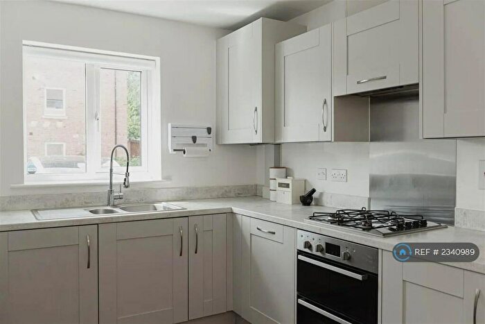 4 Bedroom Terraced House To Rent In Montagu Crescent, Redhill, RH1