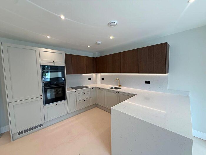2 Bedroom Flat To Rent In Farleigh Road, Warlingham, CR6
