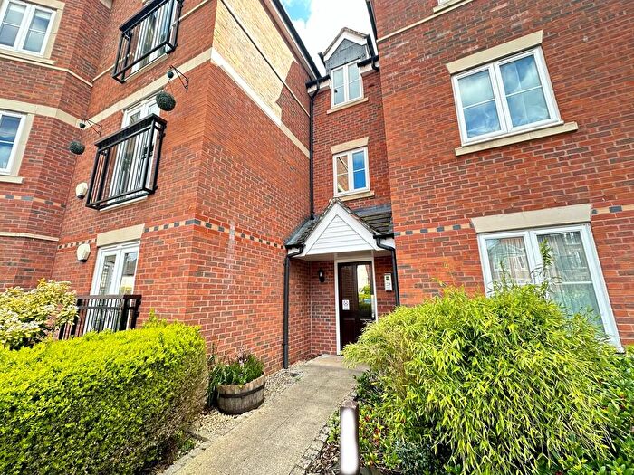 2 Bedroom Apartment For Sale In Fennyland Lane, Kenilworth, CV8