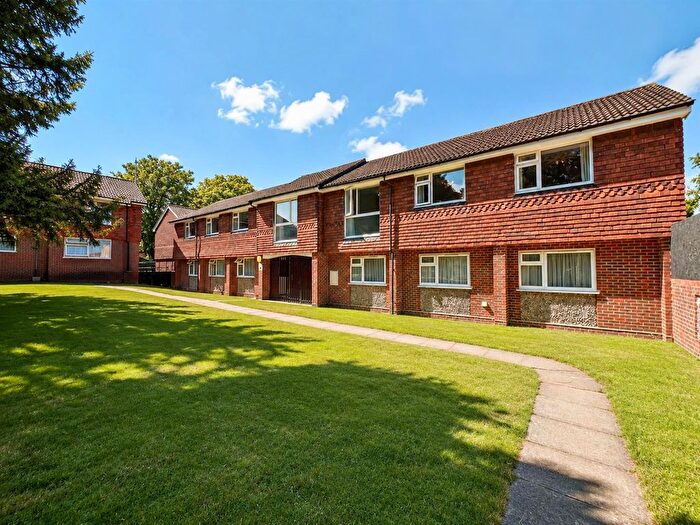 2 Bedroom Flat To Rent In Griffin Way, Great Bookham, KT23