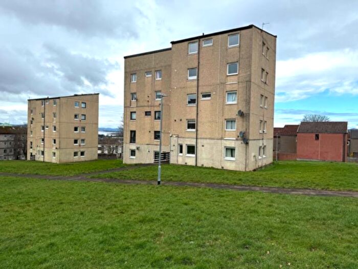 2 Bedroom Flat To Rent In Earn Crescent, Dundee, DD2