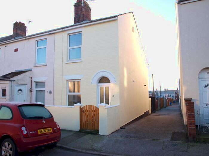 2 Bedroom Terraced House To Rent In Roman Road, Lowestoft, NR32