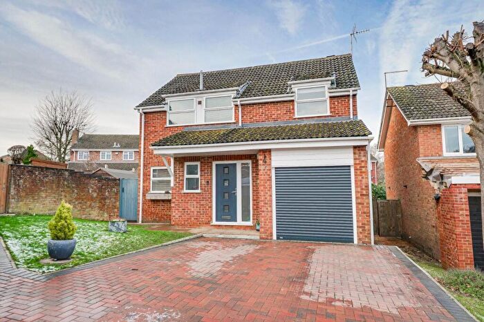 4 Bedroom Detached House For Sale In Blakedown Road, Leighton Buzzard, LU7