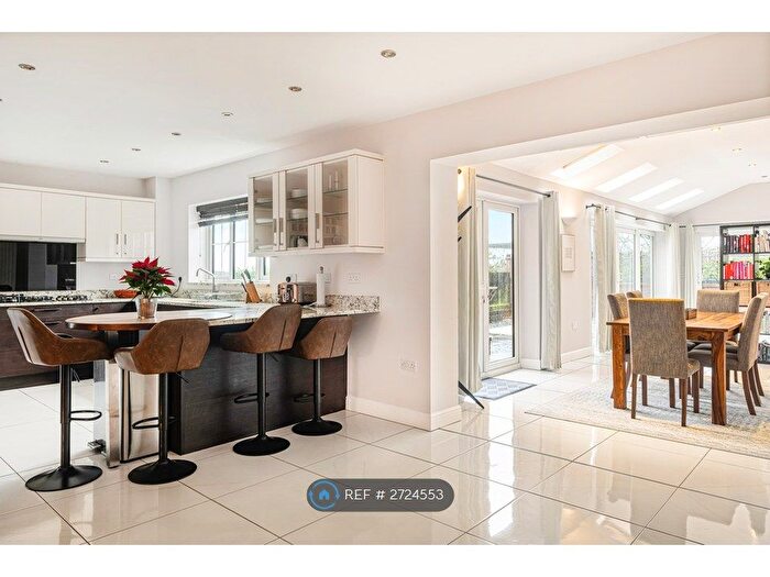 5 Bedroom Detached House To Rent In Clementine Drive, Nottingham, NG3