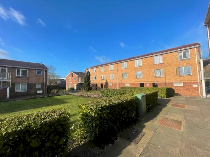 2 Bedroom Flat To Rent In Kenwood Court, Kingsbury, NW9