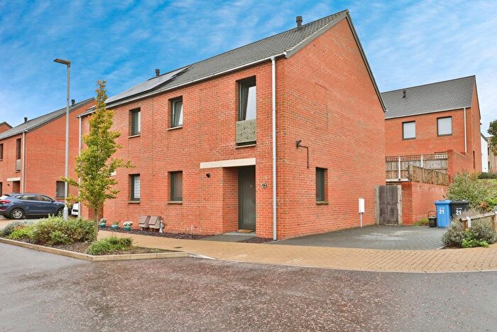 3 Bedroom Semi Detached House For Sale In Broomsfield, Norwich, Norfolk, NR5