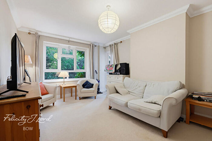 2 Bedroom Flat For Sale In Dora Street, London, E14