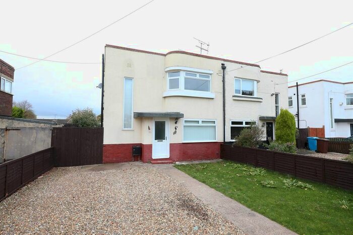 3 Bedroom Semi-Detached House To Rent In Ellerburn Avenue, Hull HU6
