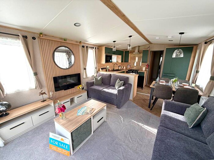 3 Bedroom Caravan For Sale In Perowne Way, Sandown, PO36