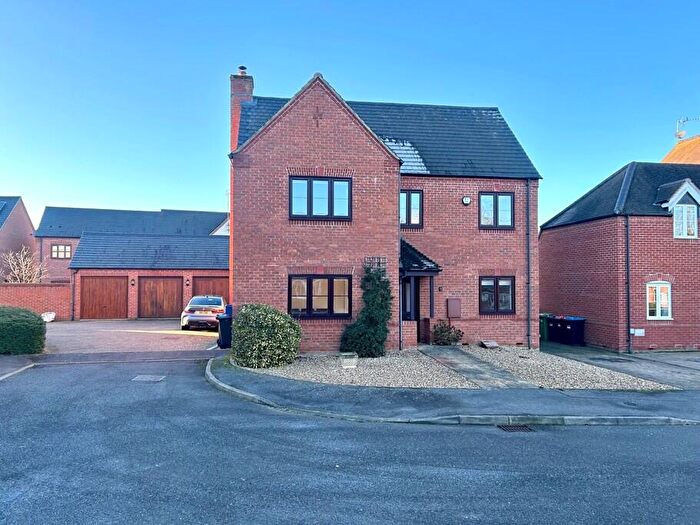 4 Bedroom Detached House To Rent In Dean Forest Way, Broughton Village, MK10