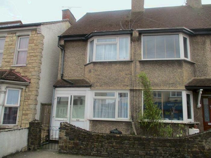2 Bedroom House To Rent In Fairfax Drive, Westcliff On Sea, SS0