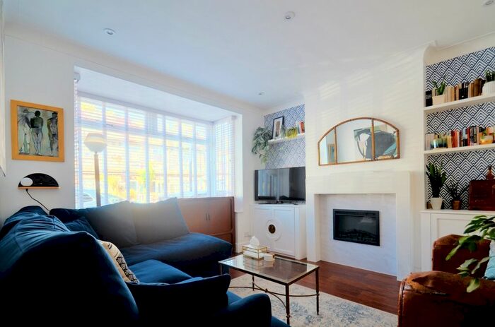 3 Bedroom Terraced House For Sale In Malyons Road, Ladywell, SE13