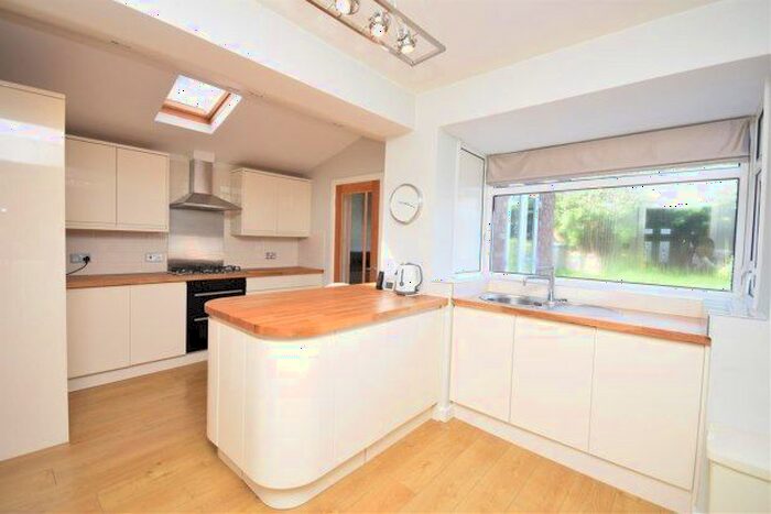 4 Bedroom Semi-Detached House To Rent In Nursery Gardens, York, YO10