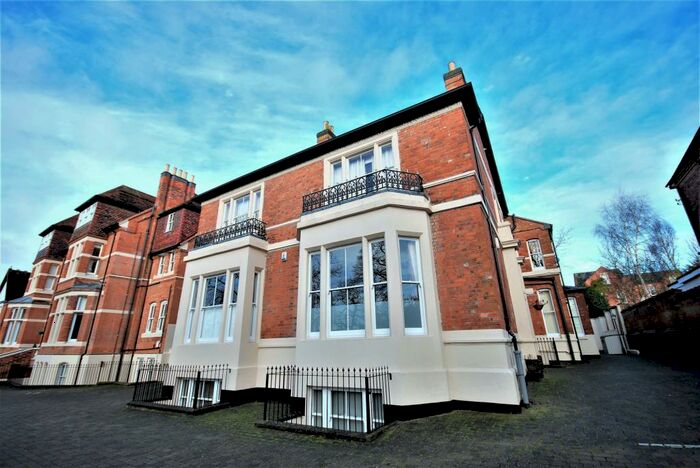 2 Bedroom Apartment To Rent In , Southcotes, - Warwick New Road, Leamington Spa, CV32