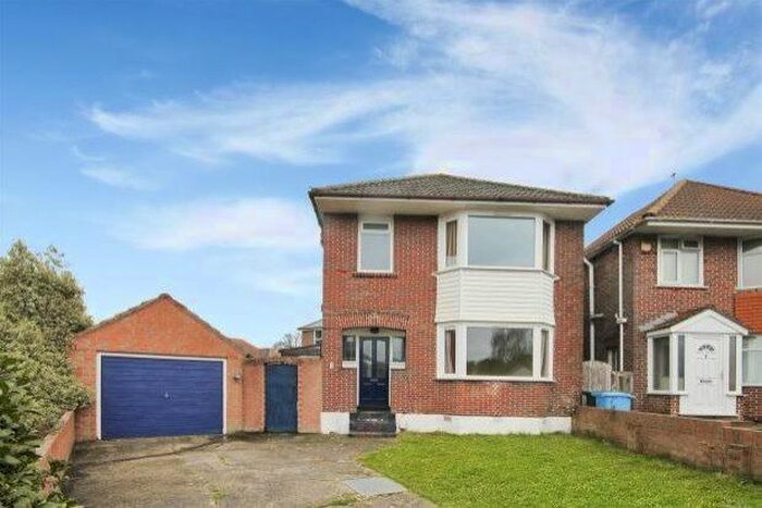 3 Bedroom Property To Rent In Dale Road, Poole, BH15