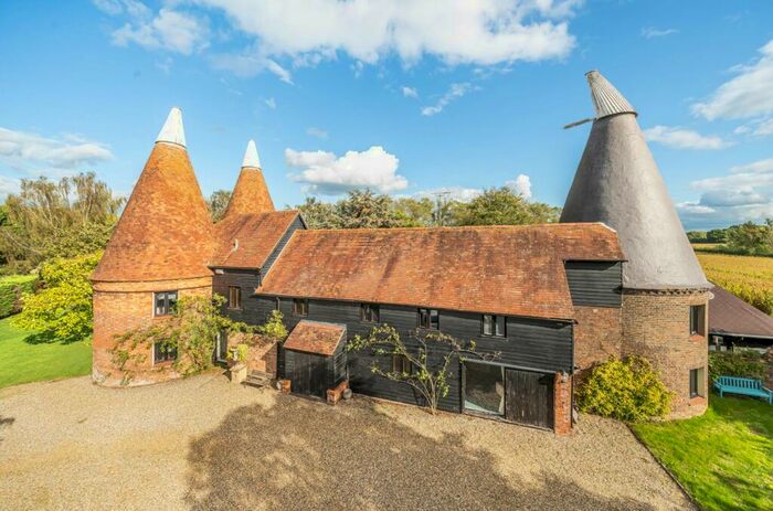 5 Bedroom Detached House For Sale In Laddingford, Maidstone, ME18