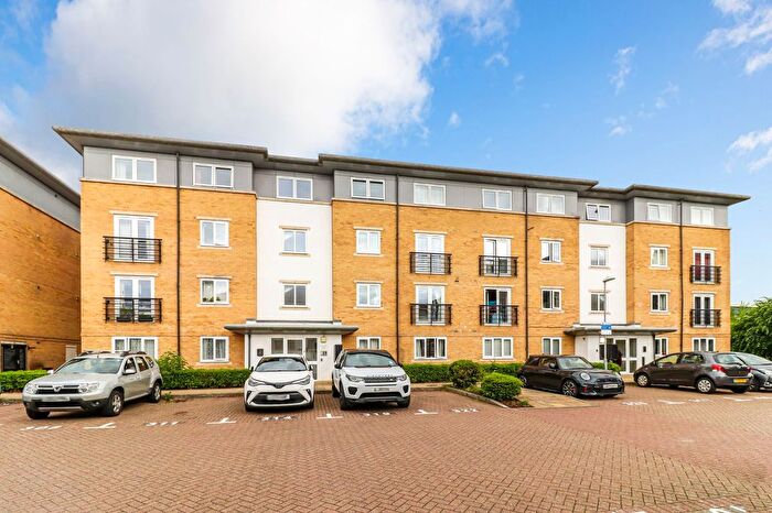 2 Bedroom Flat For Sale In Ovaltine Drive, Kings Langley, WD4