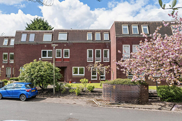 2 Bedroom Apartment To Rent In Clarence Gardens, Hyndland, G11