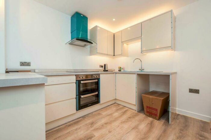 3 Bedroom Semi-Detached House To Rent In Holywell Road, Norman Hill, GL11