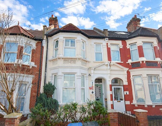 4 Bedroom Terraced House For Sale In Chestnut Rise, Plumstead, SE18