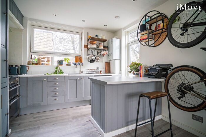 1 Bedroom Flat For Sale In Alexandra Walk, London, SE19