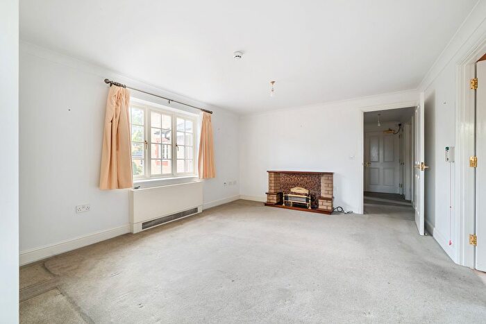 2 Bedroom Flat For Sale In Gatchell Oaks, Trull, TA3