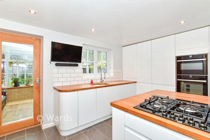 3 Bedroom Terraced House For Sale In Queens Road, Maidstone, Kent, ME16