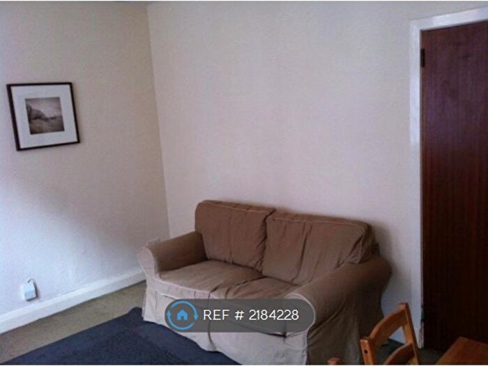 1 Bedroom Flat To Rent In Kildonan Drive, Glasgow, G11