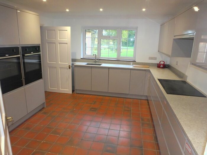 3 Bedroom Detached Bungalow To Rent In Easons Green, Uckfield, TN22