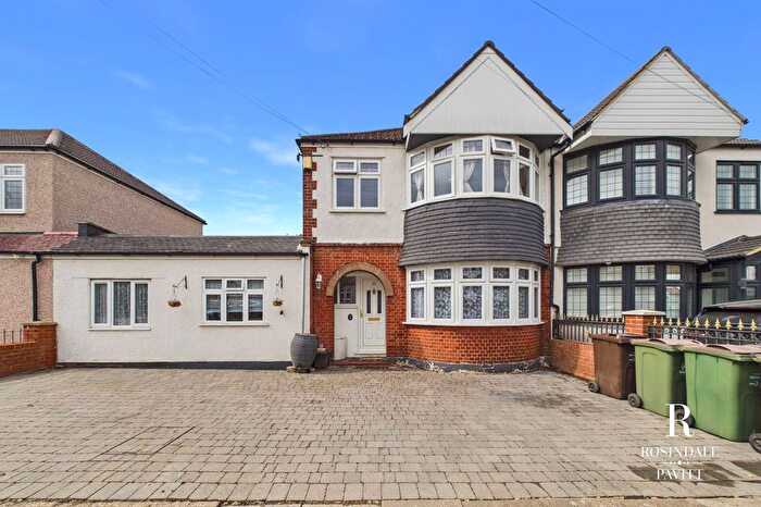 5 Bedroom Semi Detached House For Sale In Raleigh Avenue, Wallington, SM6