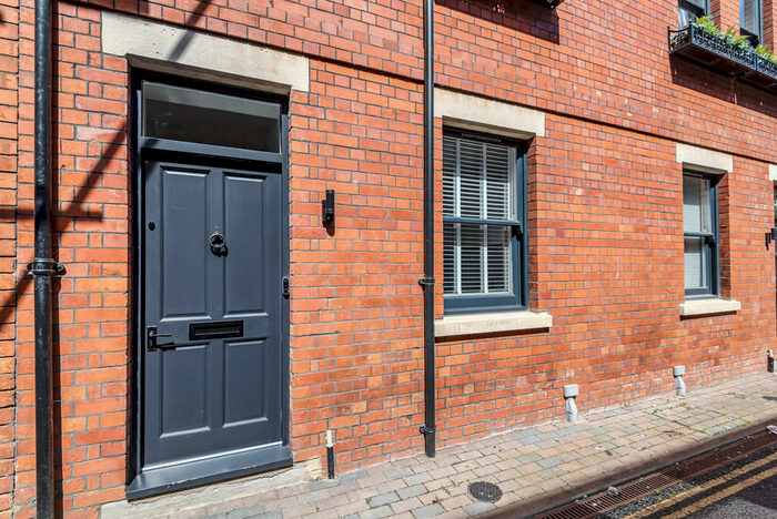 3 Bedroom Town House To Rent In The Docks, Gloucester, GL2