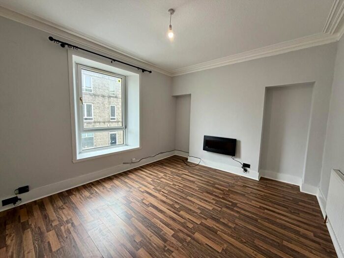 1 Bedroom Flat To Rent In First Floor Right, Pittodrie Place, Aberdeen, AB24