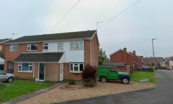 Semi-Detached House To Rent In Clifton Way, Hinckley, Leics, LE10