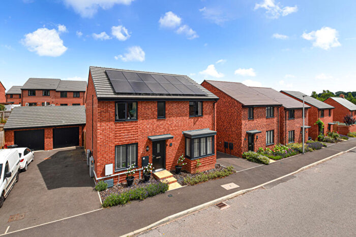 4 Bedroom Detached House For Sale In Elizabeth Road, Cullompton, EX15